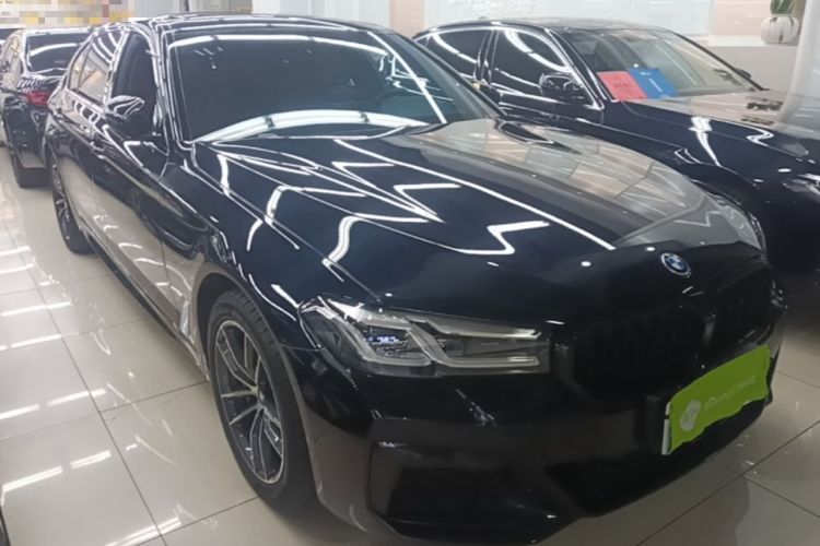 Used BMW 5 Series New Energy 2022 Restyled 535Le M Sport Package Front Right 45 Deg