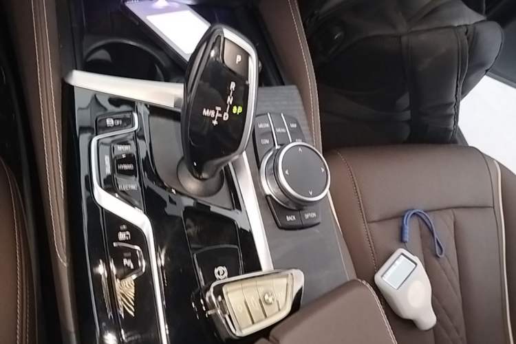 Used BMW 5 Series New Energy 2022 Restyled 535Le M Sport Package Gear Lever