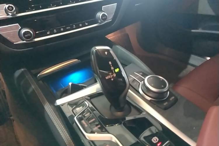 Used BMW 5 Series New Energy 2022 Restyled 535Le M Sport Package Gear Lever