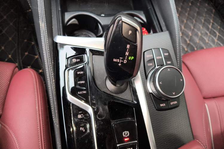 Used BMW 5 Series New Energy 2022 Restyled 535Le Pioneer Edition M Sport Package Gear Lever
