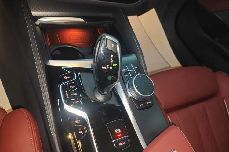 Used BMW 5 Series New Energy 2022 Second Facelift 535Le Pioneer Edition M Sport Package Gear Lever