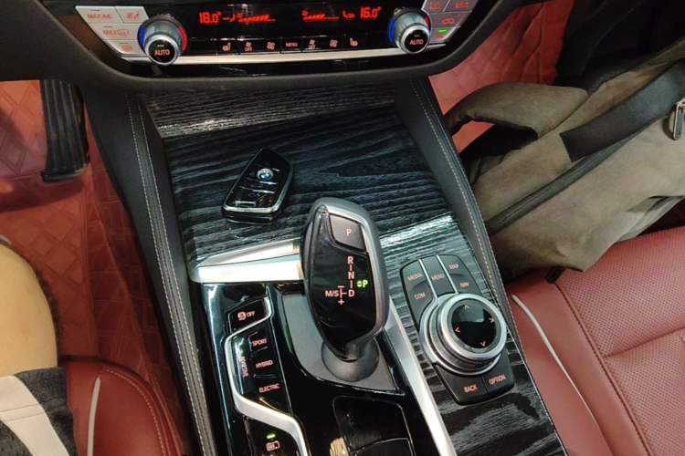 Used BMW 5 Series New Energy 2022 Restyled 535Le M Sport Package Gear Lever