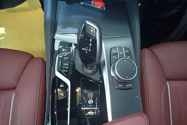Used BMW 5 Series New Energy 2022 535Le Pioneer Edition M Sport Package Gear Lever