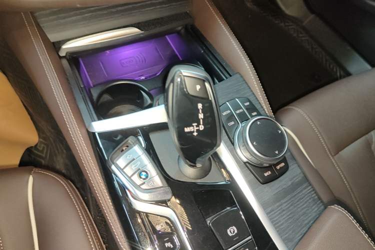 Used BMW 5 Series New Energy 2022 Restyled 535Le M Sport Package Gear Lever