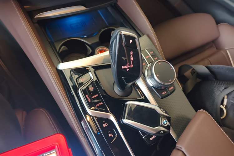 Used BMW 5 Series New Energy 2022 Second Facelift 535Le Pioneer Edition M Sport Package Gear Lever