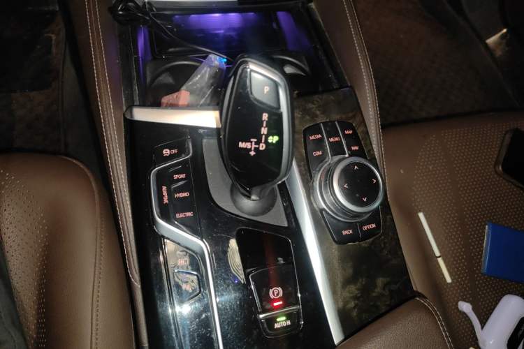 Used BMW 5 Series New Energy 2022 535Le M Sport Package Gear Lever