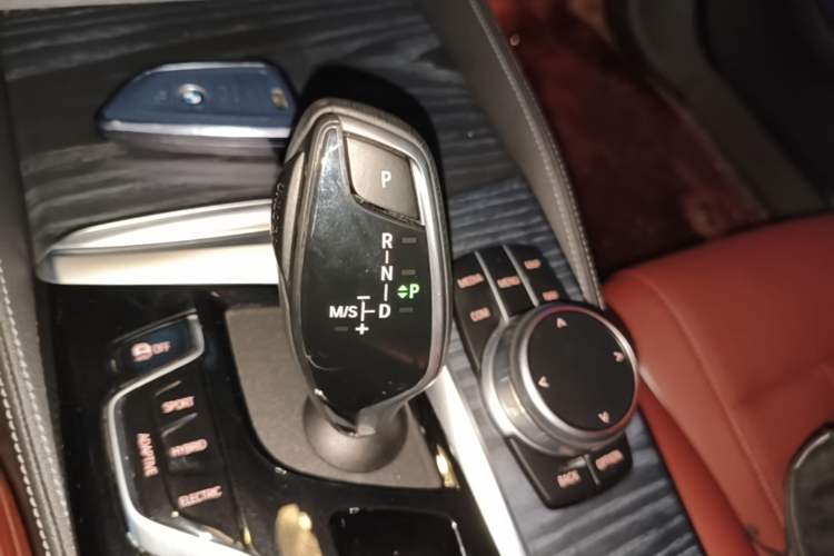 Used BMW 5 Series New Energy 2022 Restyled 535Le M Sport Package Gear Lever