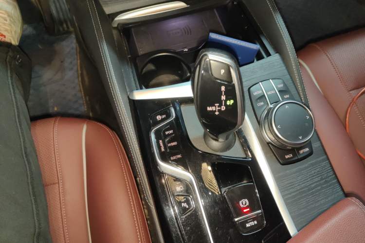 Used BMW 5 Series New Energy 2022 Second Facelift 535Le M Sport Package Gear Lever