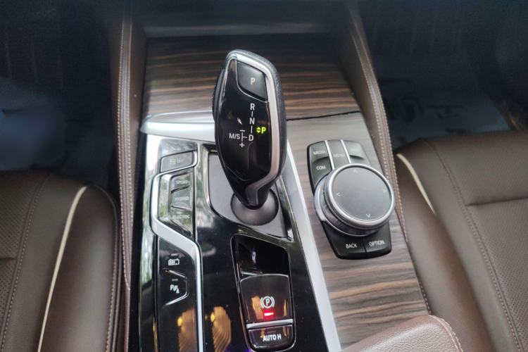 Used BMW 5 Series New Energy 2022 535Le Luxury Package Gear Lever