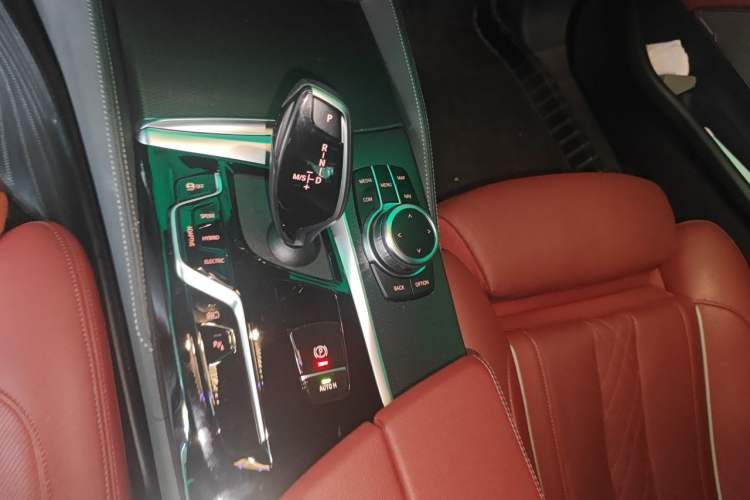 Used BMW 5 Series New Energy 2022 535Le Pioneer Edition M Sport Package Gear Lever