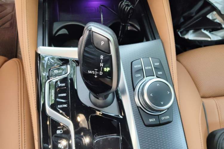 Used BMW 5 Series New Energy 2022 Second Facelift 535Le Pioneer Edition M Sport Package Gear Lever