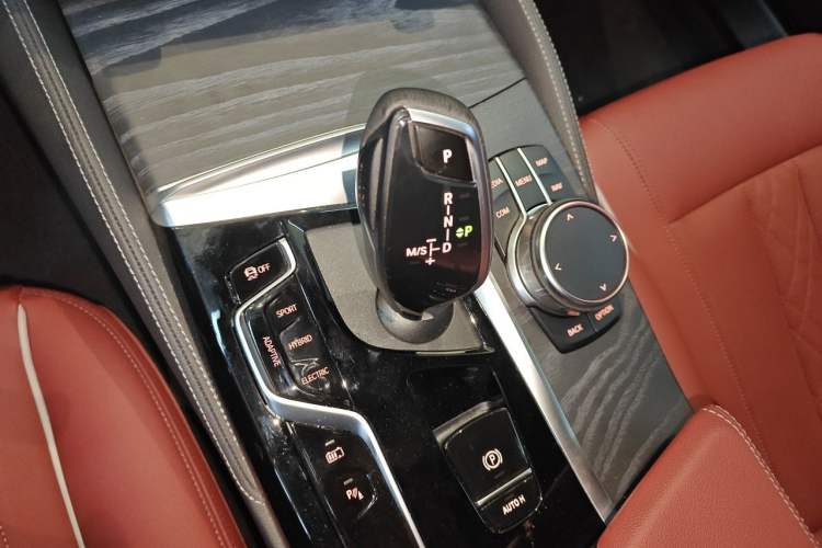 Used BMW 5 Series New Energy 2022 Second Facelift 535Le M Sport Package Gear Lever