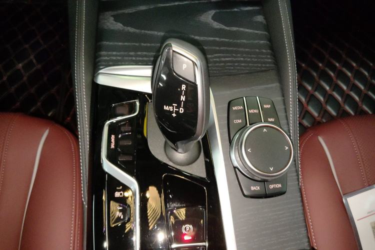 Used BMW 5 Series New Energy 2022 Second Facelift 535Le M Sport Package Gear Lever