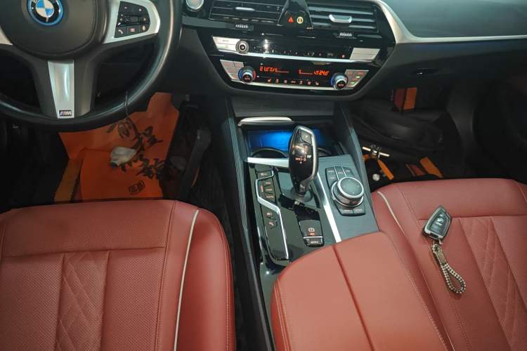 Used BMW 5 Series New Energy 2022 Restyled 535Le M Sport Package Gear Lever