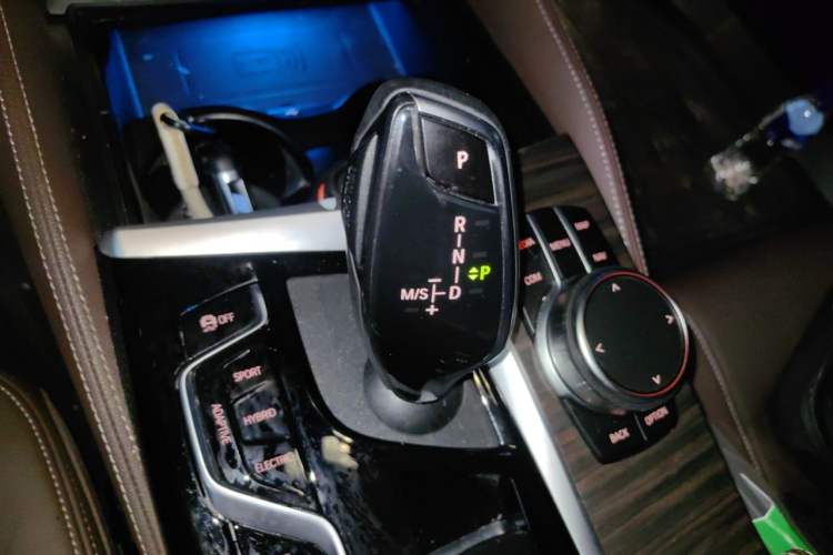 Used BMW 5 Series New Energy 2022 Second Facelift 535Le Luxury Package Gear Lever