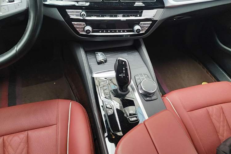 Used BMW 5 Series New Energy 2022 Second Facelift 535Le M Sport Package Gear Lever