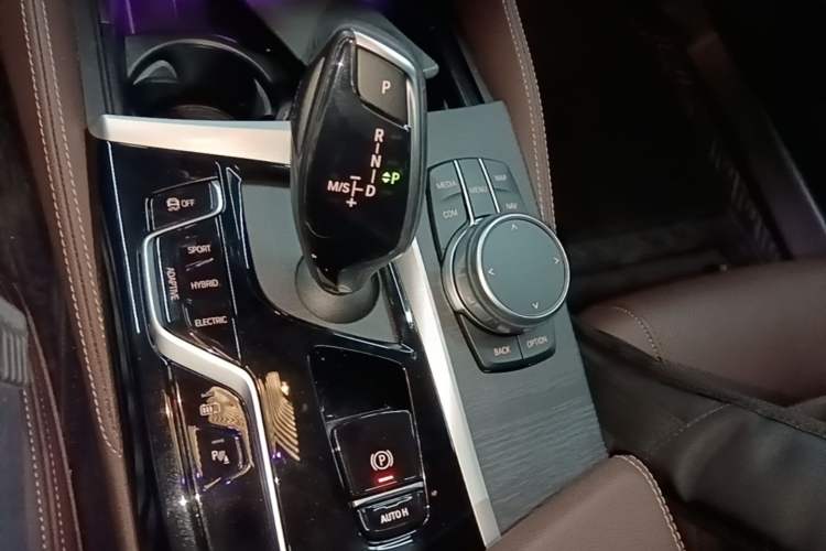 Used BMW 5 Series New Energy 2022 Restyled 535Le M Sport Package Gear Lever