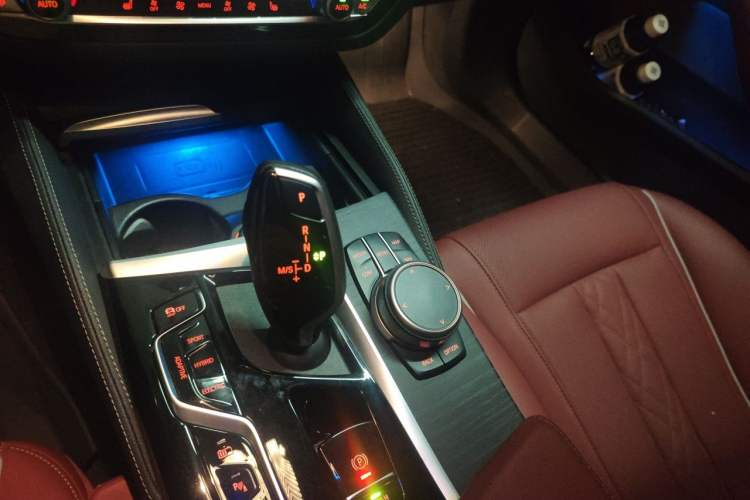 Used BMW 5 Series New Energy 2022 Restyled 535Le M Sport Package Gear Lever