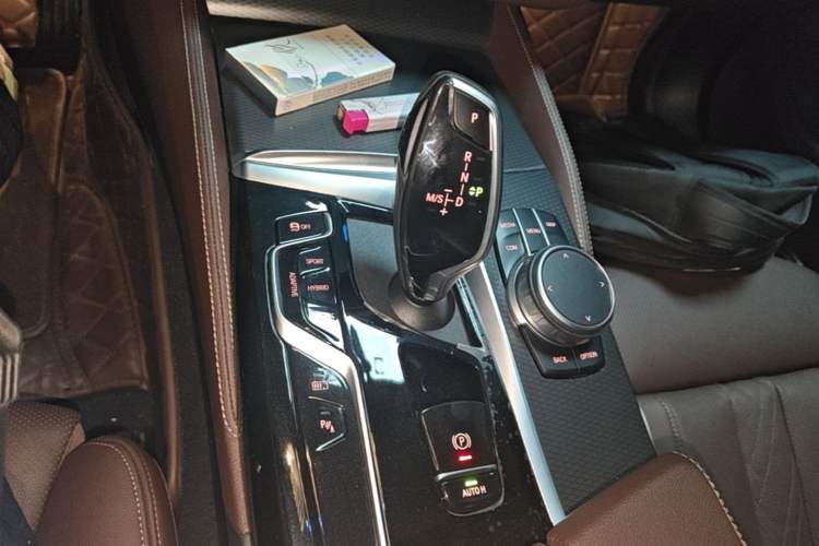 Used BMW 5 Series New Energy 2022 535Le Pioneer Edition M Sport Package Gear Lever