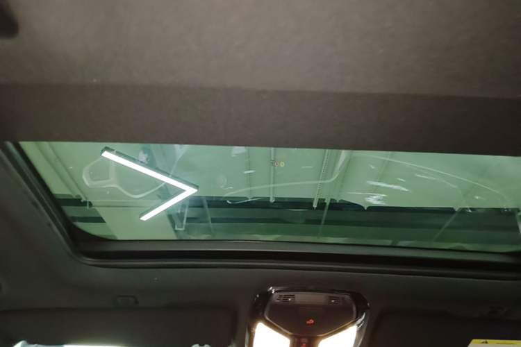 Used BMW 5 Series New Energy 2022 Restyled 535Le M Sport Package Headliner