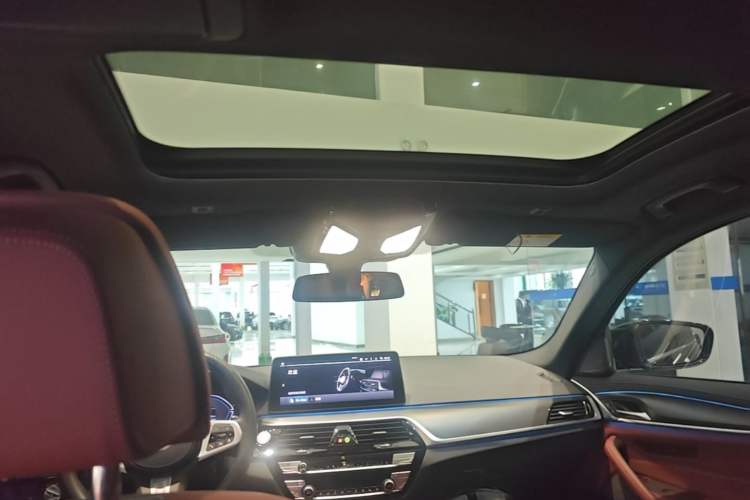 Used BMW 5 Series New Energy 2022 535Le Pioneer Edition M Sport Package Headliner
