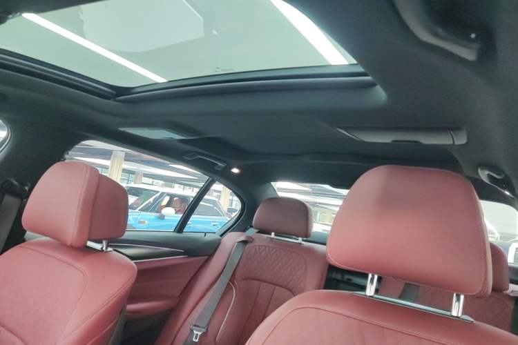 Used BMW 5 Series New Energy 2022 Second Facelift 535Le Pioneer Edition M Sport Package Headliner