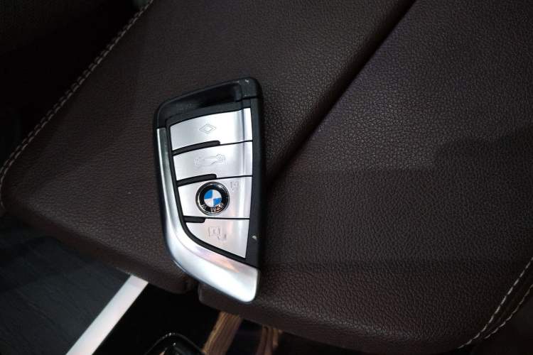 Used BMW 5 Series New Energy 2022 535Le Luxury Package Interior 1
