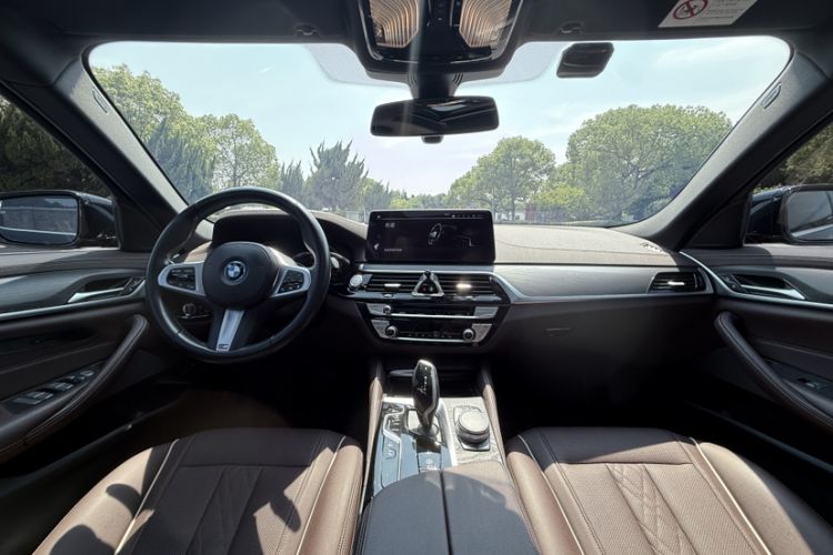 Used BMW 5 Series New Energy 2022 Restyled 535Le M Sport Package Interior 2