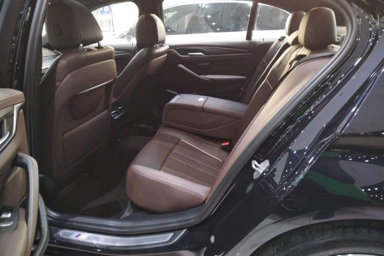Used BMW 5 Series New Energy 2022 535Le Luxury Package Interior 4