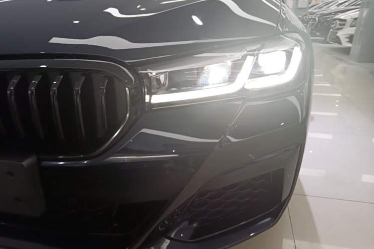 Used BMW 5 Series New Energy 2022 535Le Pioneer Edition M Sport Package Left Front Headlight