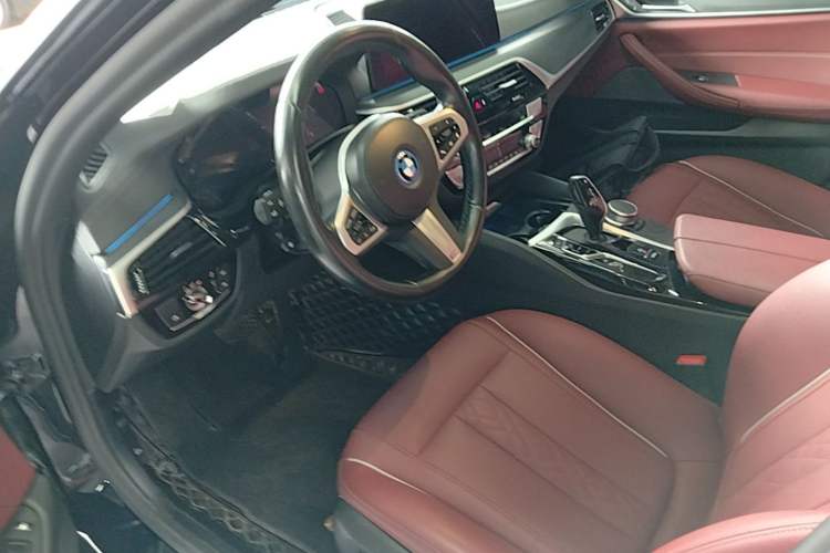 Used BMW 5 Series New Energy 2022 Restyled 535Le M Sport Package Left Front Seat
