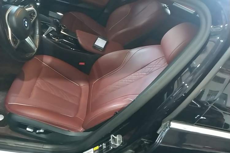 Used BMW 5 Series New Energy 2022 Restyled 535Le M Sport Package Left Front Seat