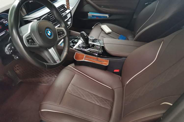 Used BMW 5 Series New Energy 2022 Restyled 535Le M Sport Package Left Front Seat