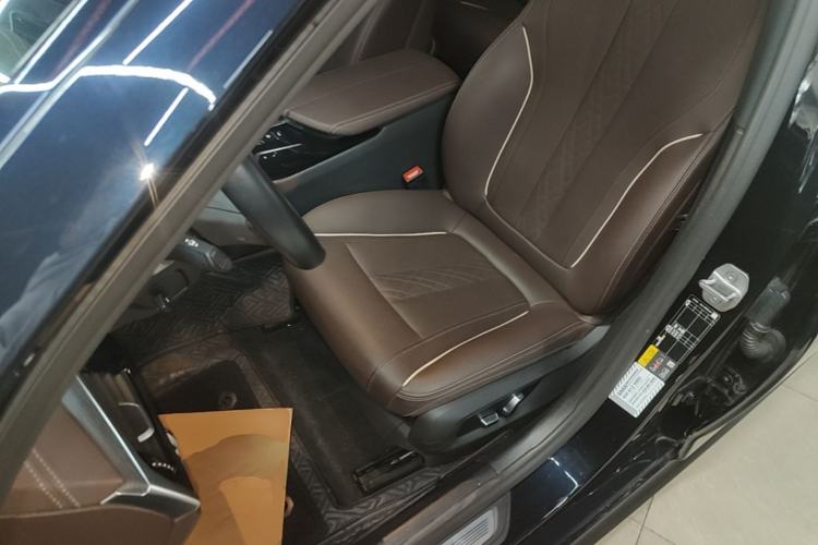 Used BMW 5 Series New Energy 2022 Restyled 535Le M Sport Package Left Front Seat