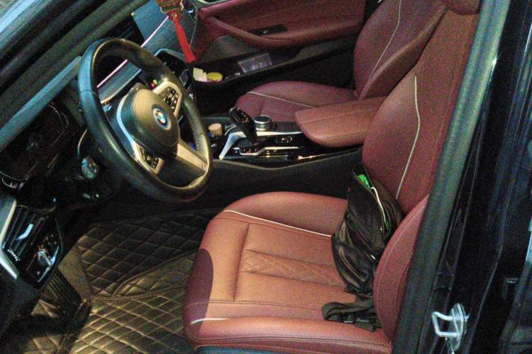 Used BMW 5 Series New Energy 2022 Restyled 535Le M Sport Package Left Front Seat