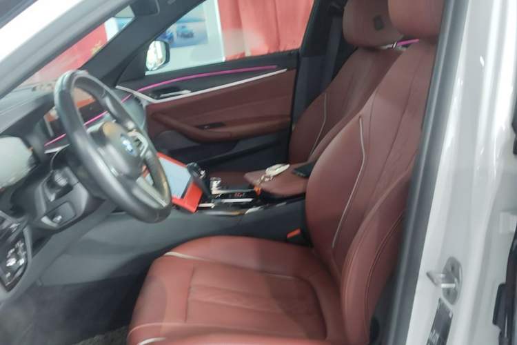 Used BMW 5 Series New Energy 2022 Restyled 535Le M Sport Package Left Front Seat