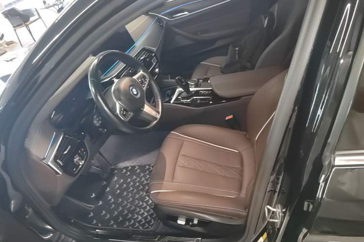 Used BMW 5 Series New Energy 2022 Restyled 535Le M Sport Package Left Front Seat