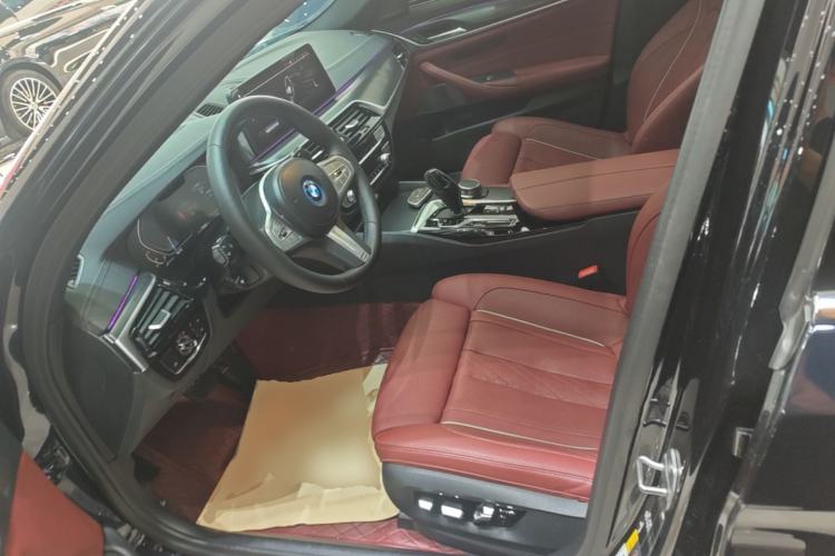 Used BMW 5 Series New Energy 2022 Restyled 535Le Pioneer Edition M Sport Package Left Front Seat