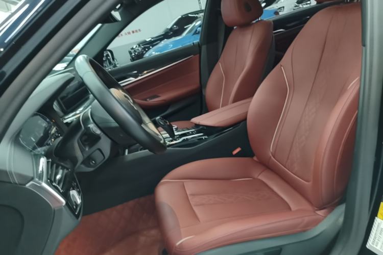 Used BMW 5 Series New Energy 2022 Restyled 535Le M Sport Package Left Front Seat