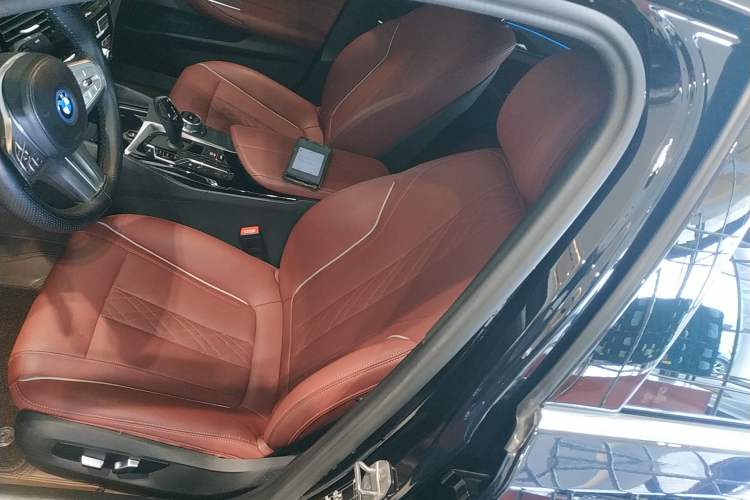 Used BMW 5 Series New Energy 2022 Second Facelift 535Le M Sport Package Left Front Seat