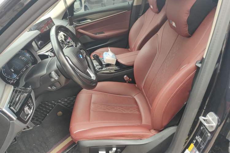 Used BMW 5 Series New Energy 2022 535Le Luxury Package Left Front Seat