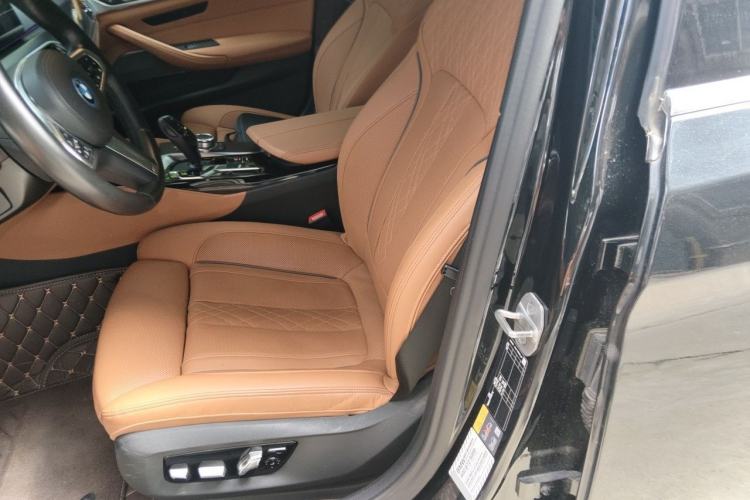 Used BMW 5 Series New Energy 2022 Second Facelift 535Le Pioneer Edition M Sport Package Left Front Seat