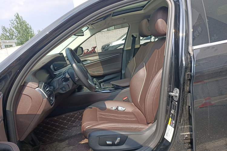 Used BMW 5 Series New Energy 2022 Updated Version 535Le Luxury Package Left Front Seat