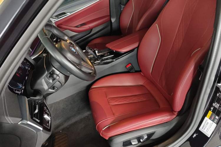 Used BMW 5 Series New Energy 2022 Restyled 535Le M Sport Package Left Front Seat
