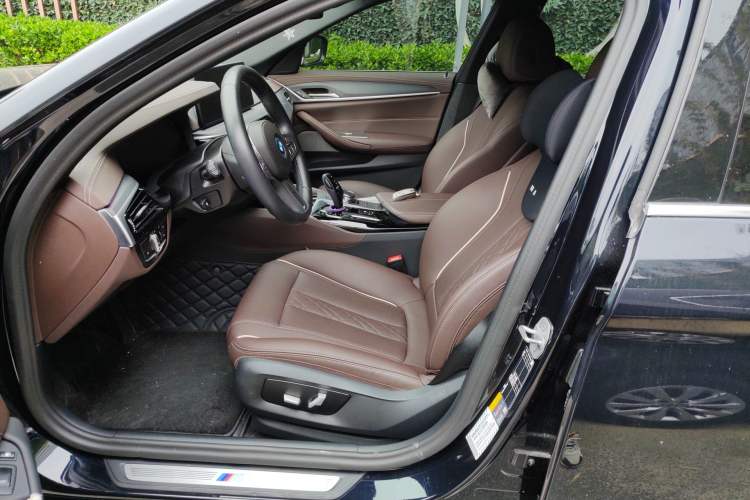 Used BMW 5 Series New Energy 2022 Restyled 535Le M Sport Package Left Front Seat