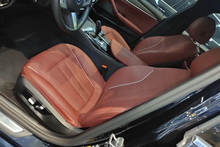 Used BMW 5 Series New Energy 2022 Second Facelift 535Le M Sport Package Left Front Seat