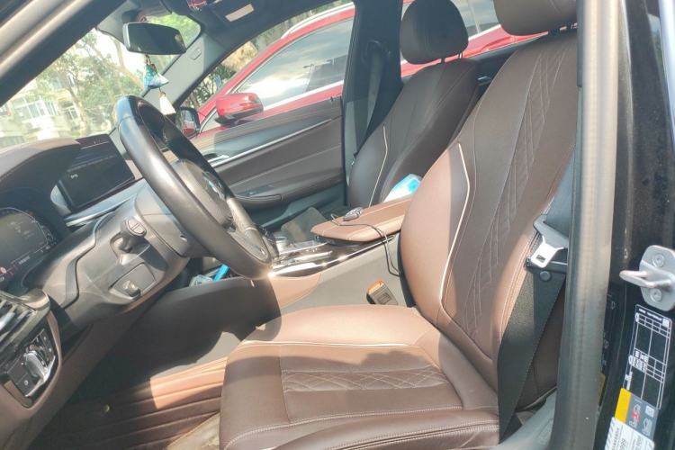 Used BMW 5 Series New Energy 2022 Restyled 535Le M Sport Package Left Front Seat