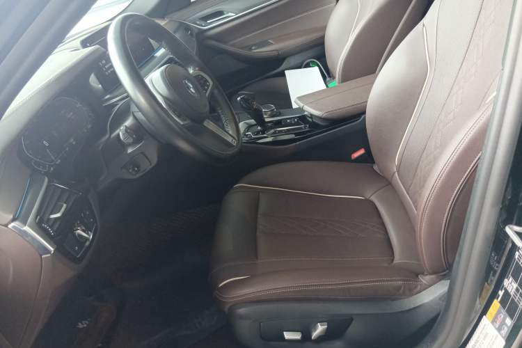 Used BMW 5 Series New Energy 2022 535Le M Sport Package Left Front Seat