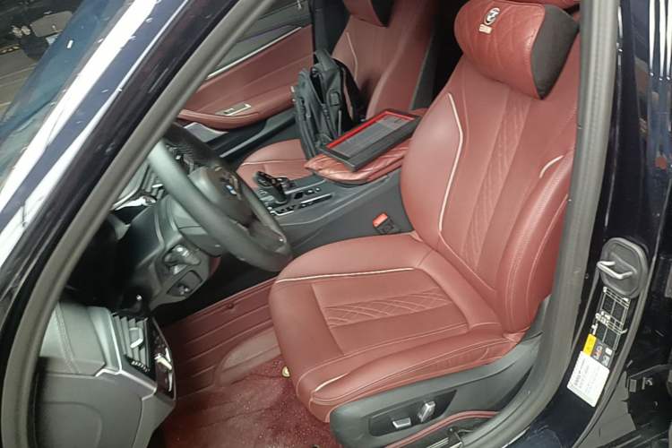 Used BMW 5 Series New Energy 2022 Second Facelift 535Le M Sport Package Left Front Seat