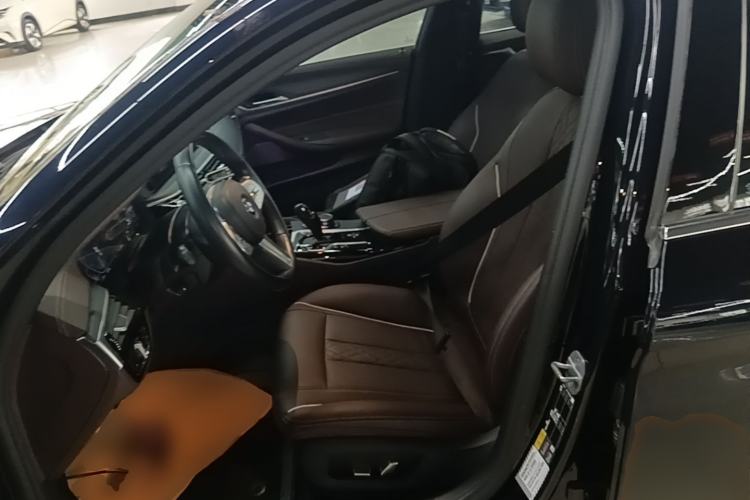 Used BMW 5 Series New Energy 2022 Restyled 535Le M Sport Package Left Front Seat
